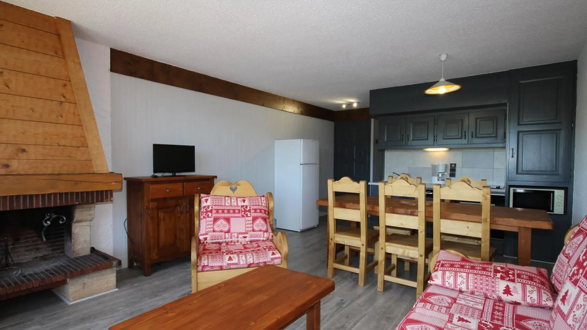 Les Saisies: Grand 2 Pieces Cabine, 6 Pers, Cheminee, Balcon Sud, Wifi - Fr-1-293-248 Hauteluce